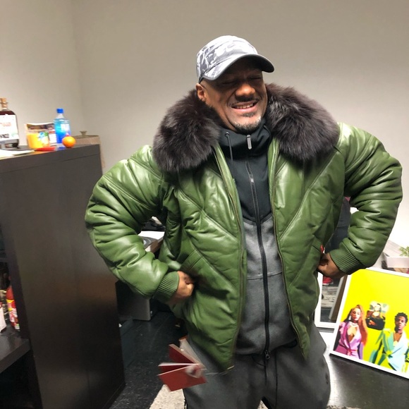 Bomber leather an mink collar jackets 5 meduims one black 2x size - Picture 1 of 7